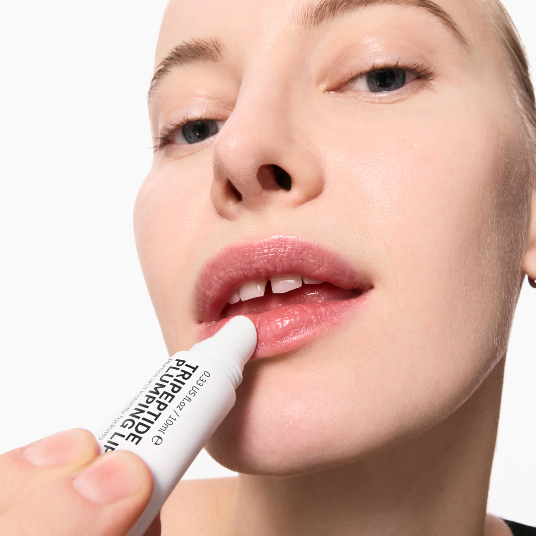 tripeptide-plumping-lip-balm-a5 Model01_270e8b98-a2ed-4742-b111-d25555f44100.jpg