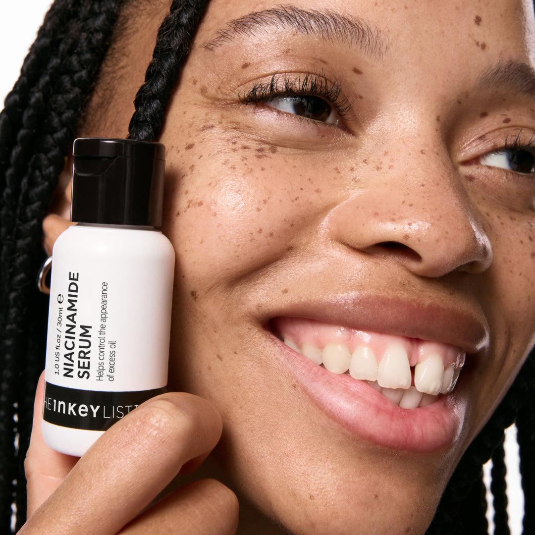 10-niacinamide-serum-duo-c6 Model01_d6be0920-41bd-4df2-8281-5a1face2e177.jpg