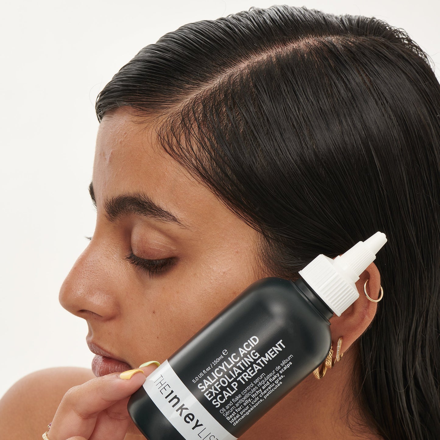 clean-and-healthy-scalp-duo-a9 SallyHAIR_ModelLifestyle_2e55b949-fa6c-43b1-8dc6-497be78c74bb.jpg
